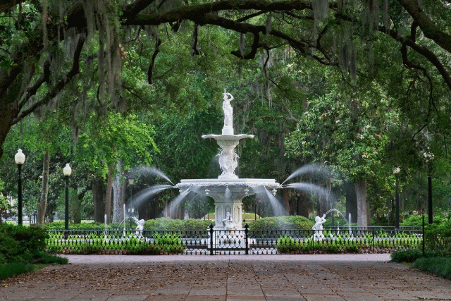Fountain in Savannah , GA