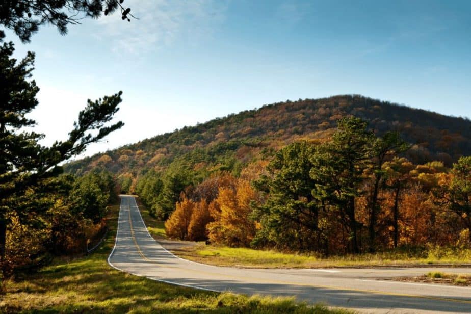 Best road trips to take in the USA this fall. Talimena scenic drive. Arkansas to Oklahom