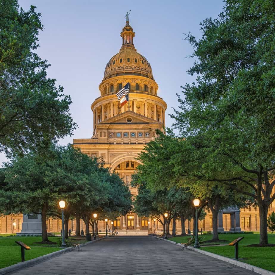 One-weekend-in-Austin-Texas Feature Image- Capitol Building