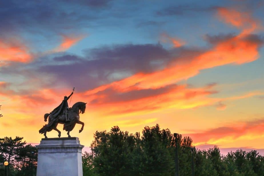 forest park statue at sunset during a weekend trip to St. Louis
