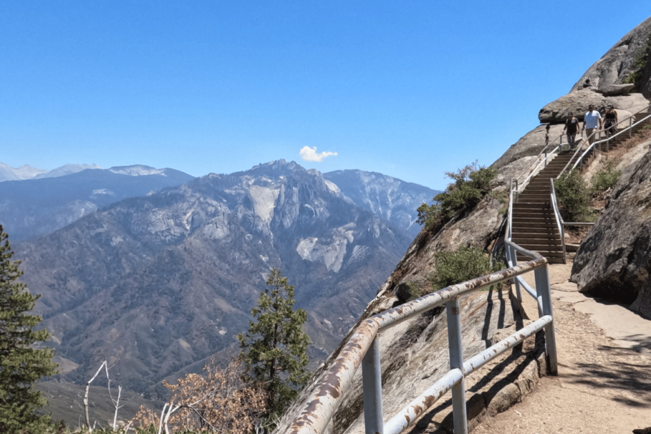 moro rock trail in sequoia national park 