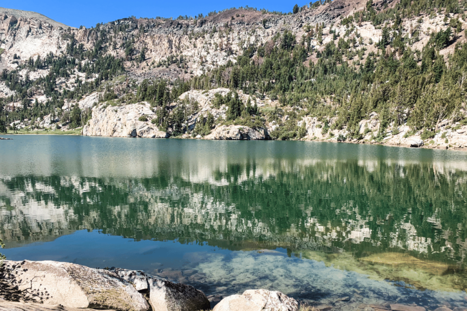 crystal lake reflection-best lake hike in california 