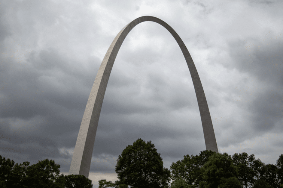 gateway arch in missouri on route 66 with a cloudy gray sky background