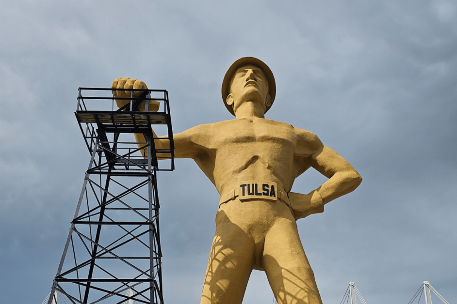 golden driller statue in tulsa oklahoma 