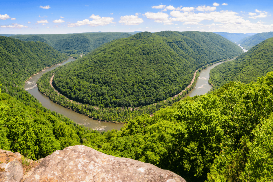 River overlook at New River Gorge National Park in West Virginia. 