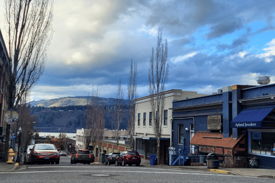 Downtown Hood River with mountains in the background. 