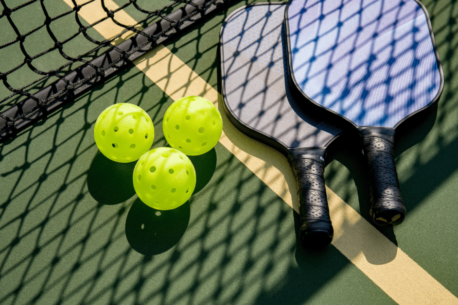 pickleball lessons. - Best experience gifts for mom. 