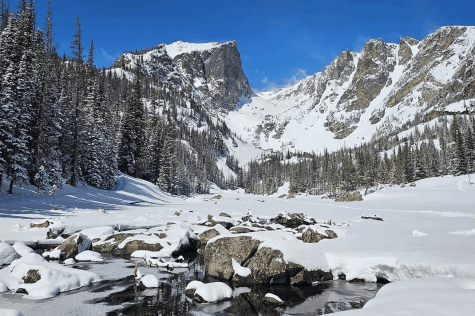 rocky mountain national park hike in april. 