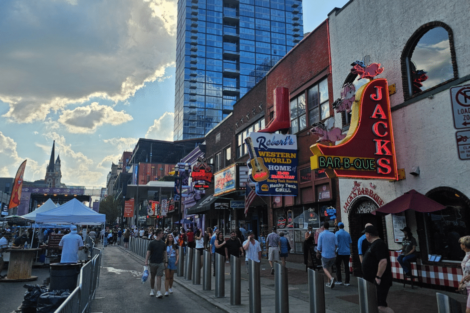 Bars on Broadway street in Nashville at sunset. 