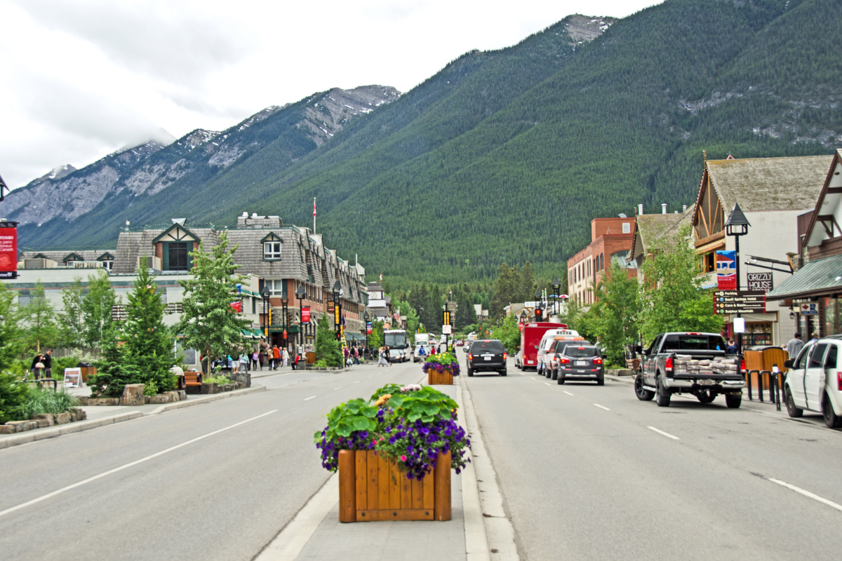 where to stay in and near banff