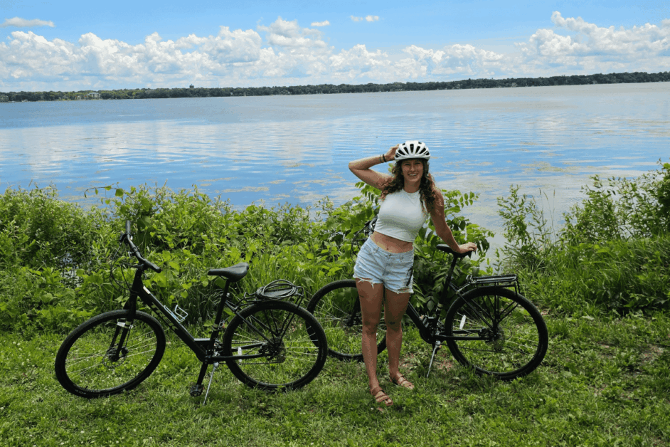 bike rentals in Madison, Wisconsin by Lake Monona.