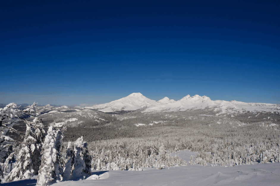 snow cap mountains during a weekend in Bend