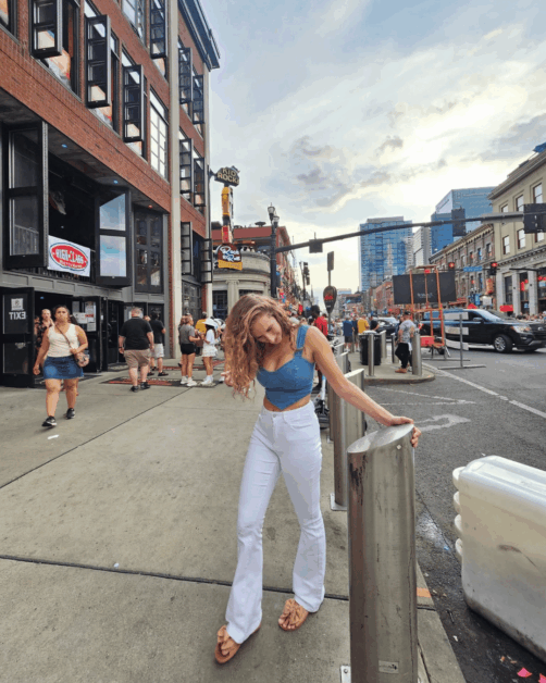 what to wear on broadway in nashville. 