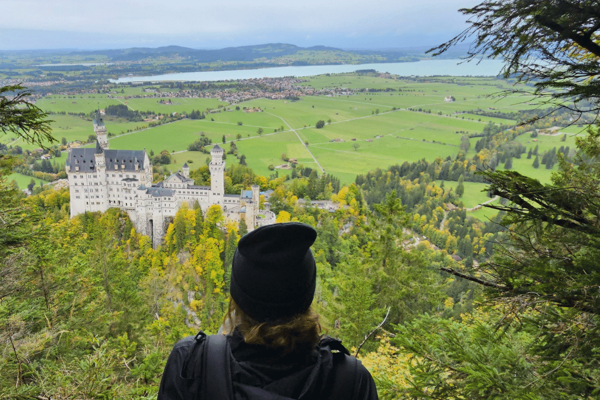 guide to visiting neuschwanstein castle featured image.