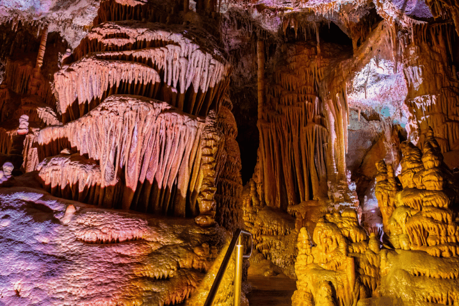 lewis and clark caverns 