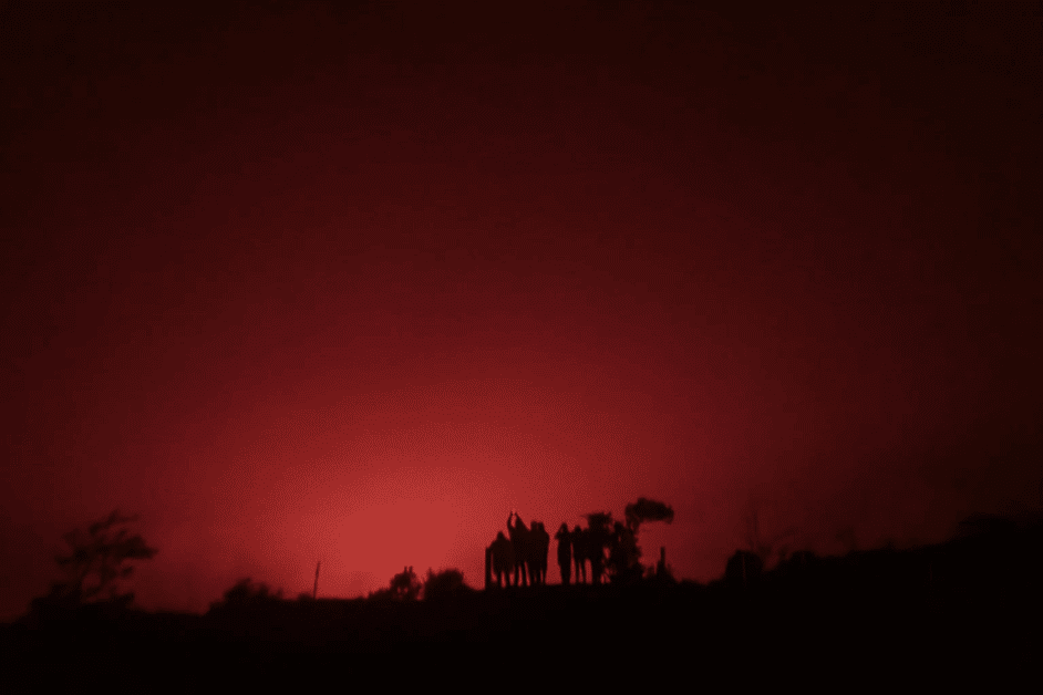 lava flow in volcanoes nation al park 