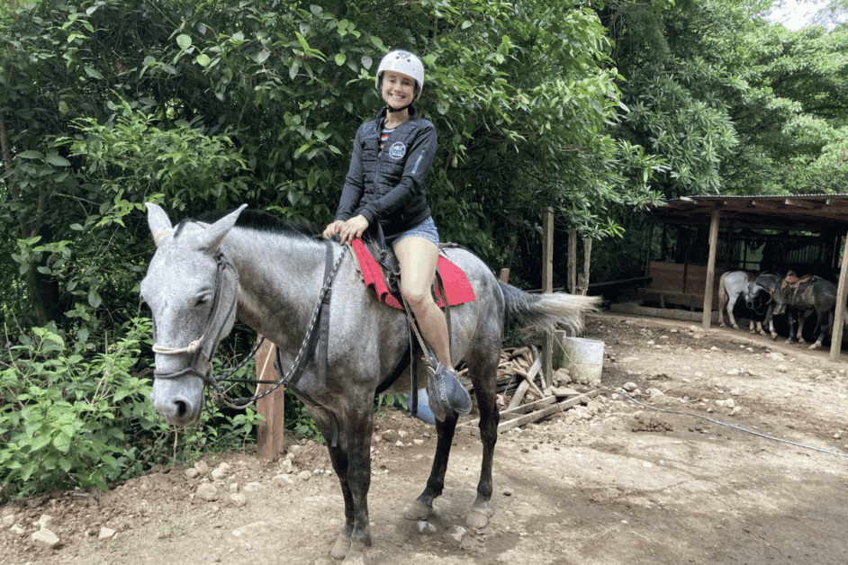 horseback riding to el tigre waterfalls.