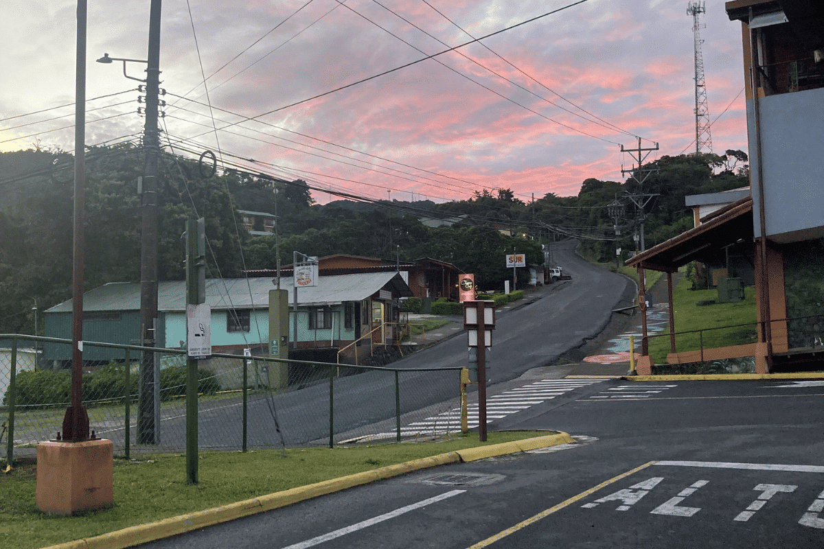 how to get from arenal to monteverde.