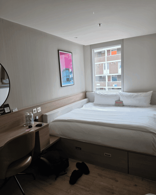 room in the marlin hotel.